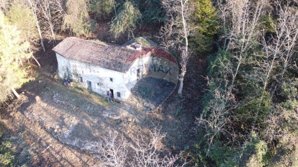 pentavano in vendita a Monasterolo del Castello