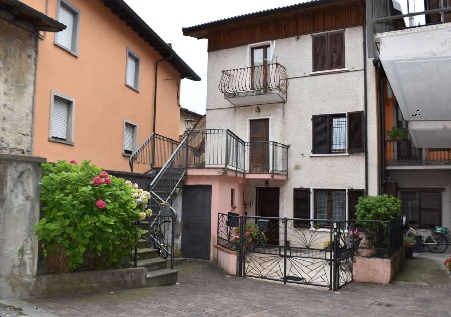 appartamento in vendita a Monasterolo del Castello