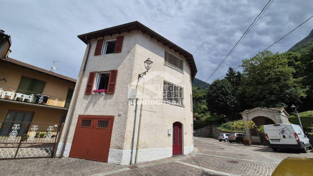 casa indipendente in vendita a Monasterolo del Castello