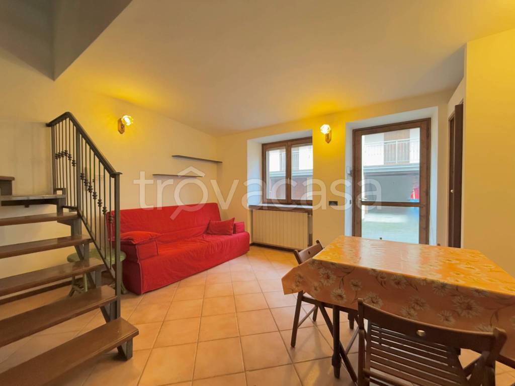 casa indipendente in vendita a Monasterolo del Castello