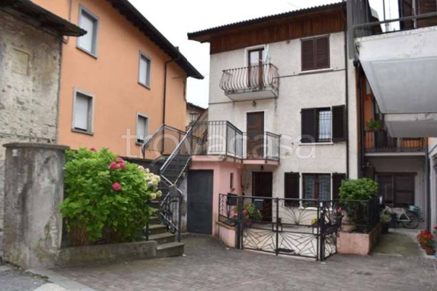appartamento in vendita a Monasterolo del Castello
