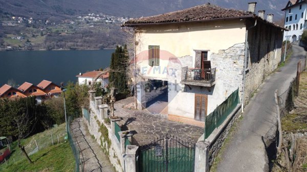 appartamento in vendita a Monasterolo del Castello