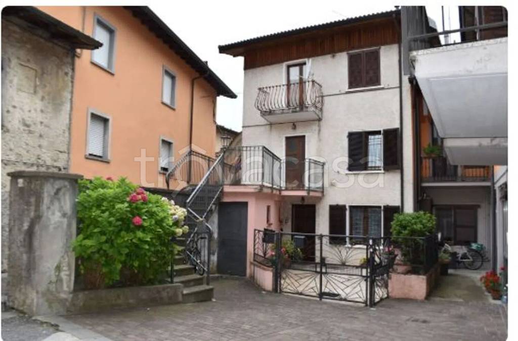 appartamento in vendita a Monasterolo del Castello