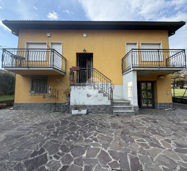 casa indipendente in vendita a Monasterolo del Castello