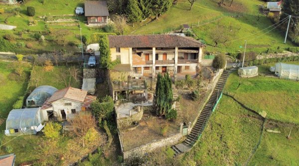 casale in vendita a Monasterolo del Castello