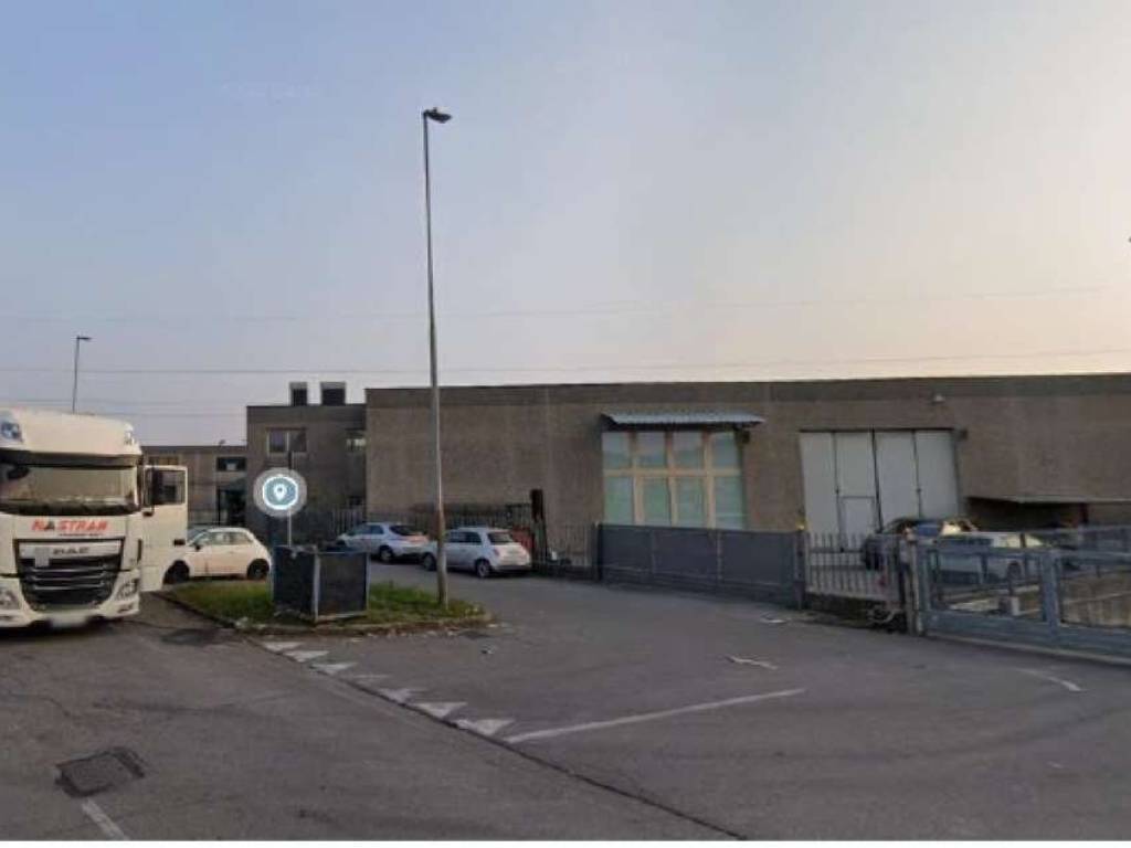 locale commerciale in vendita a Montello