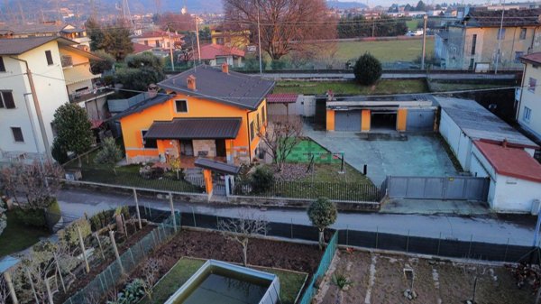 casa indipendente in vendita a Montello