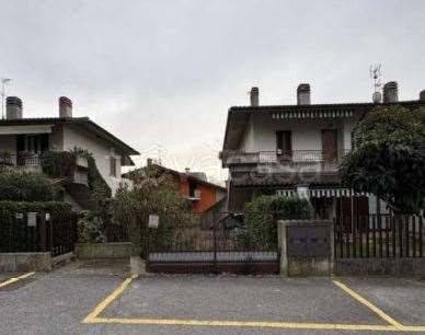 casa indipendente in vendita a Montello