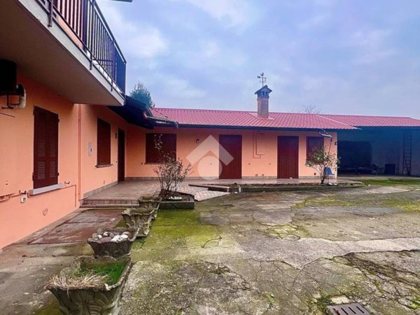 casa indipendente in vendita a Morengo