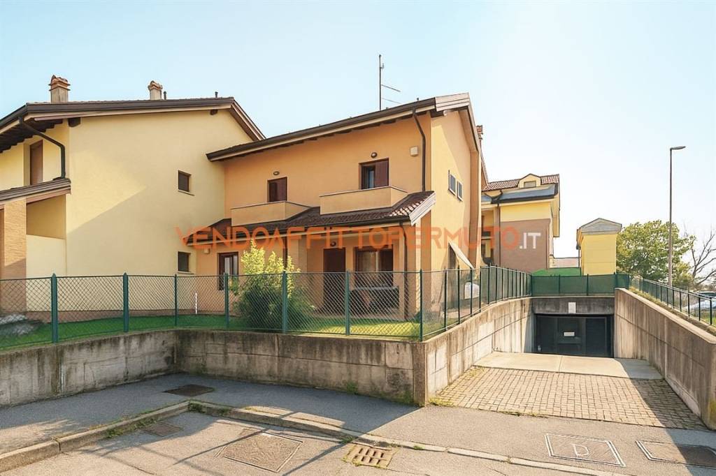 casa indipendente in vendita a Morengo