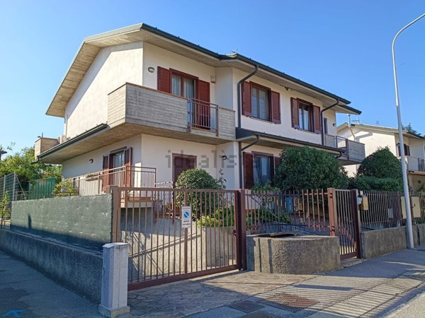 casa indipendente in vendita a Morengo