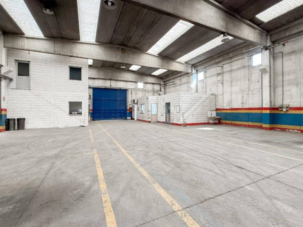 locale commerciale in vendita a Mornico al Serio