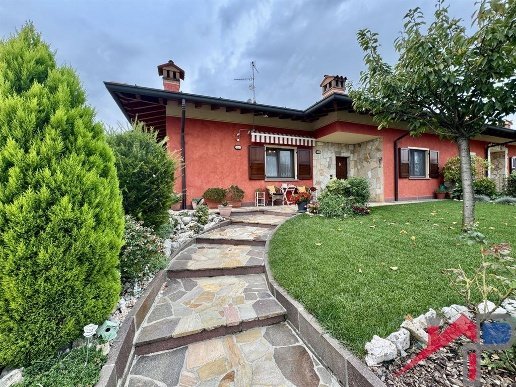 casa indipendente in vendita a Mornico al Serio