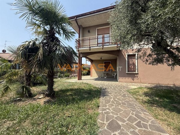 casa indipendente in vendita a Mornico al Serio
