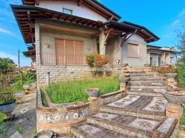 casa indipendente in vendita a Mozzanica