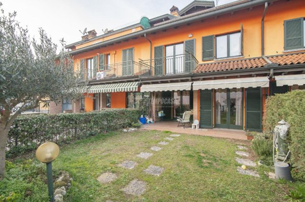 casa indipendente in vendita a Mozzanica
