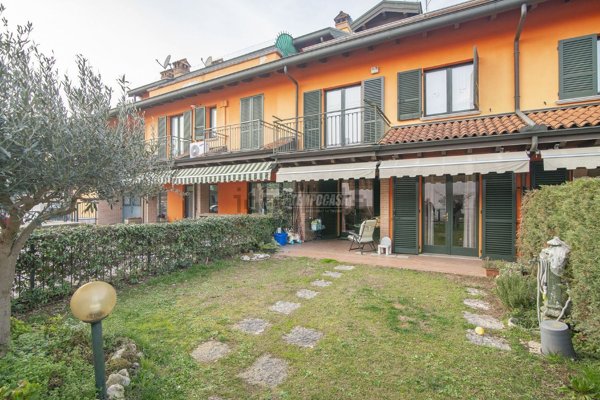casa indipendente in vendita a Mozzanica
