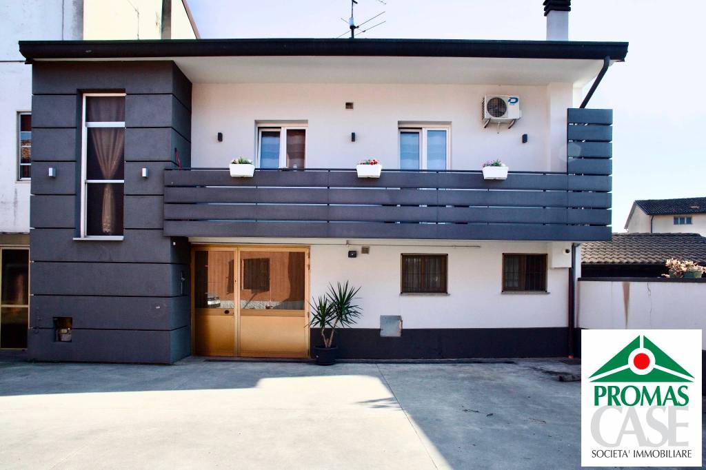 casa indipendente in vendita a Mozzanica