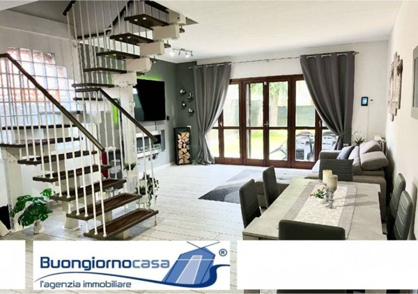 casa indipendente in vendita a Mozzanica