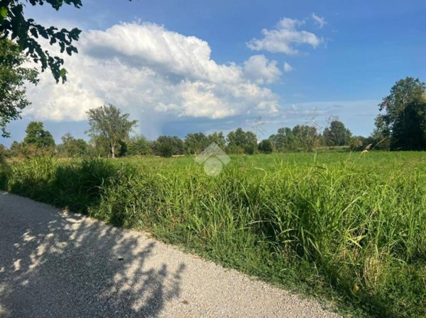 terreno agricolo in vendita a Mozzanica