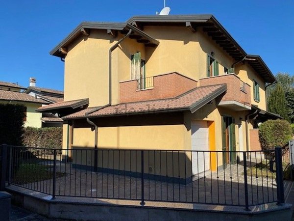 casa indipendente in vendita a Mozzanica