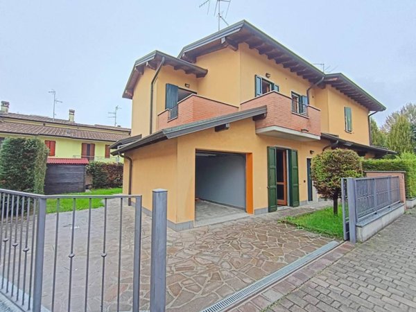 casa indipendente in vendita a Mozzanica