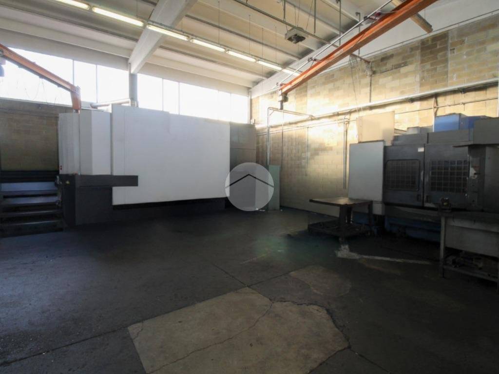 capannone in vendita a Mozzanica