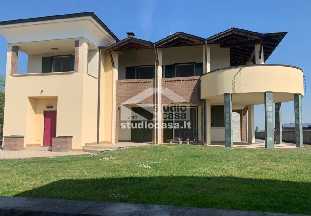 casa indipendente in vendita a Mozzanica