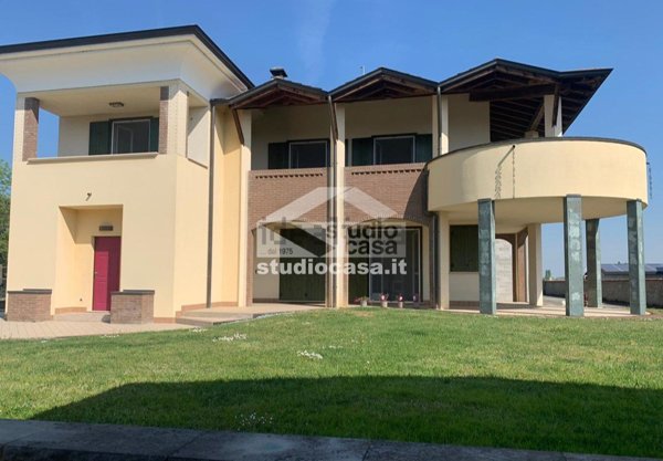 casa indipendente in vendita a Mozzanica