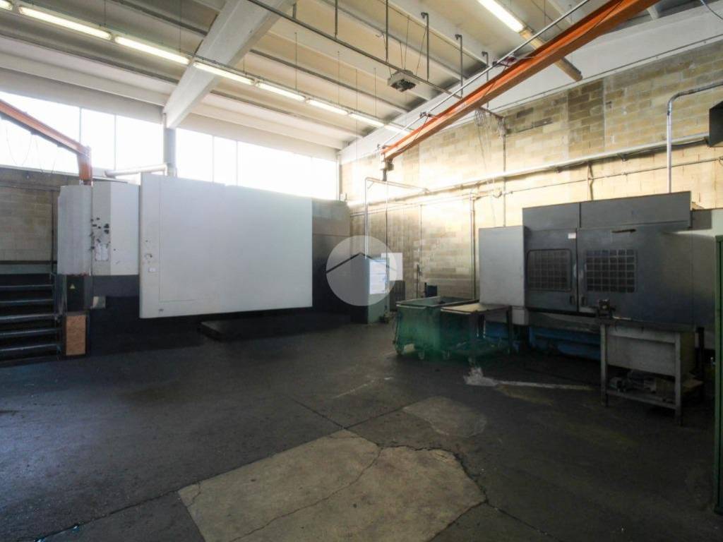 capannone in vendita a Mozzanica