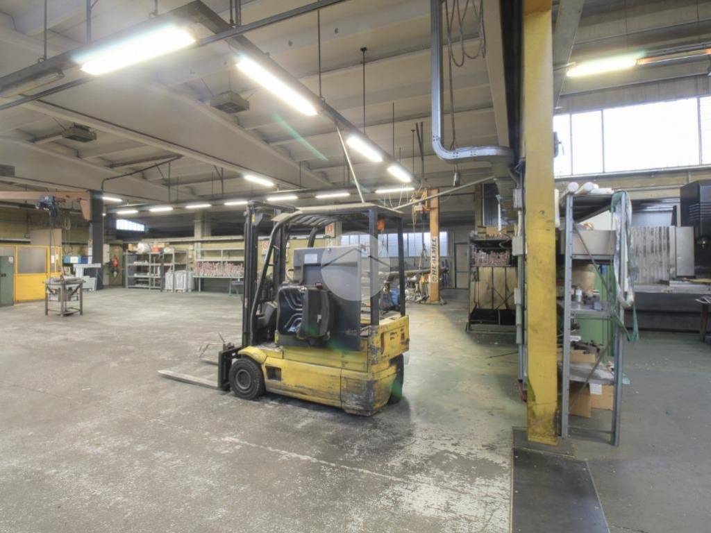 locale commerciale in vendita a Mozzanica