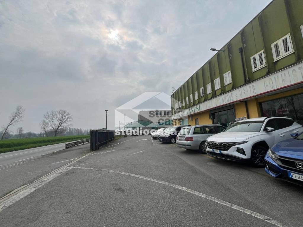 negozio in vendita a Mozzanica