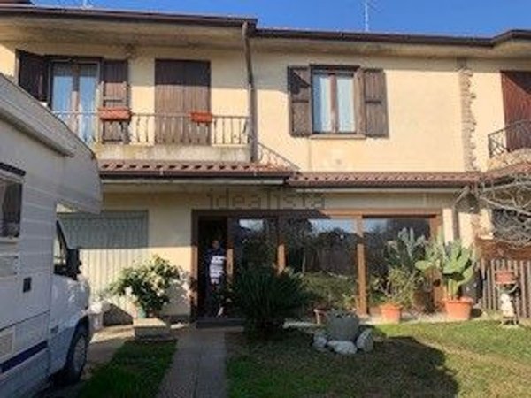 casa indipendente in vendita a Mozzanica