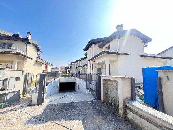 casa indipendente in vendita a Mozzanica