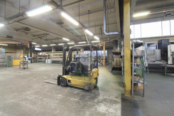 locale commerciale in vendita a Mozzanica