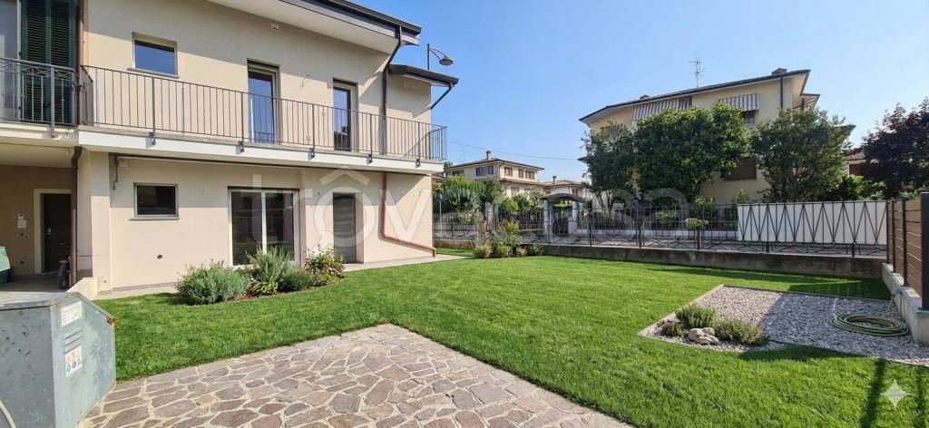 casa indipendente in vendita a Mozzanica in zona Colomberone