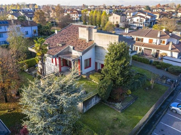 casa indipendente in vendita a Mozzanica in zona Colomberone