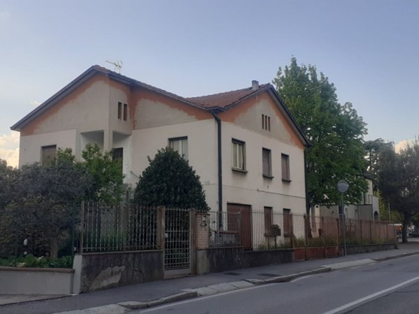 casa indipendente in vendita a Mozzo