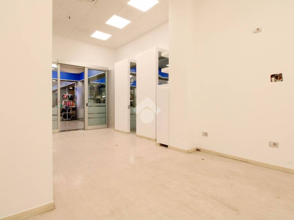 ufficio in vendita a Mozzo