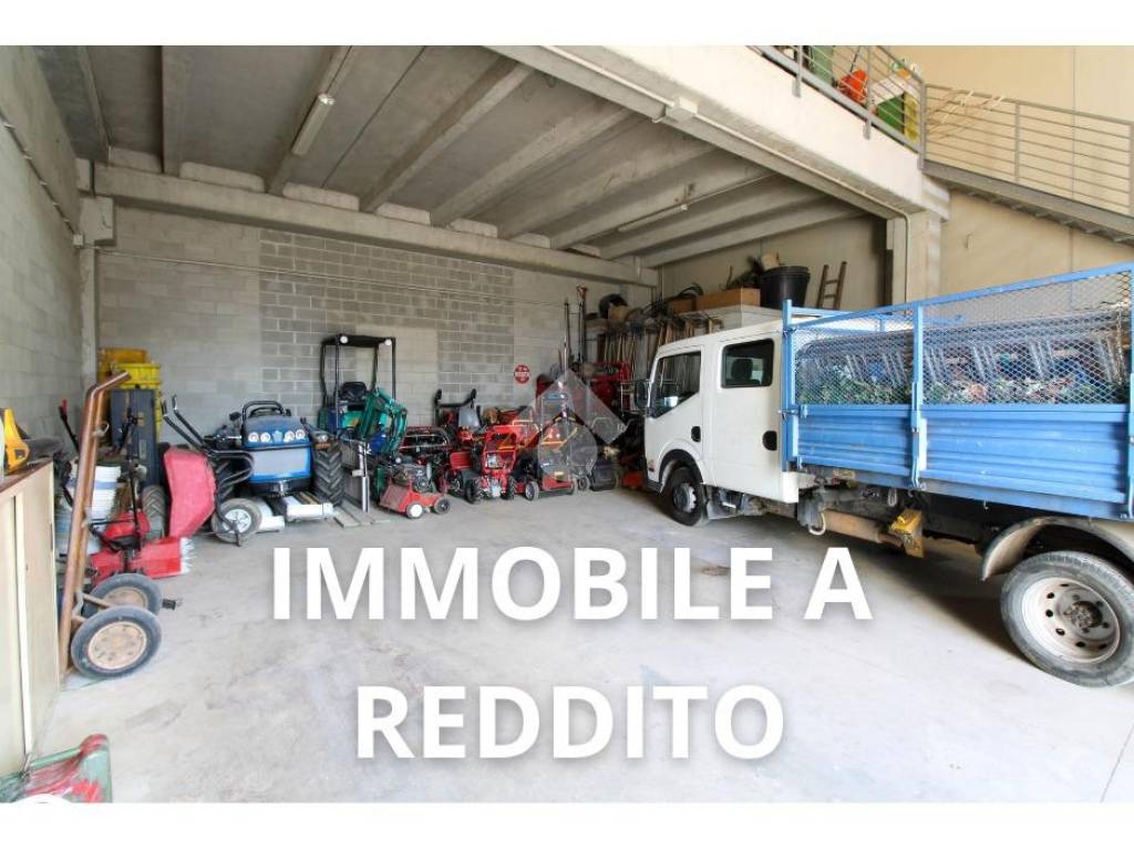 locale commerciale in vendita a Mozzo