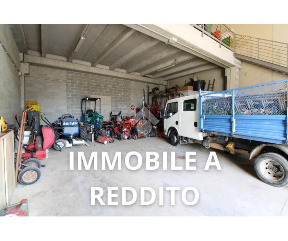 locale commerciale in vendita a Mozzo