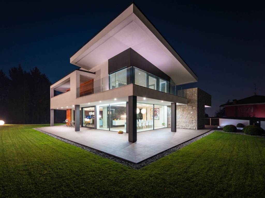 casa indipendente in vendita a Mozzo