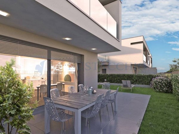 casa indipendente in vendita a Mozzo