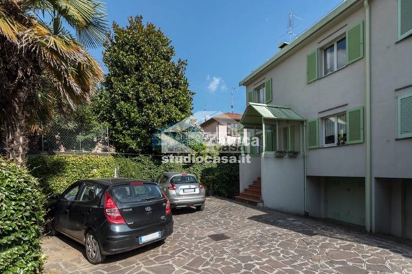 casa indipendente in vendita a Mozzo