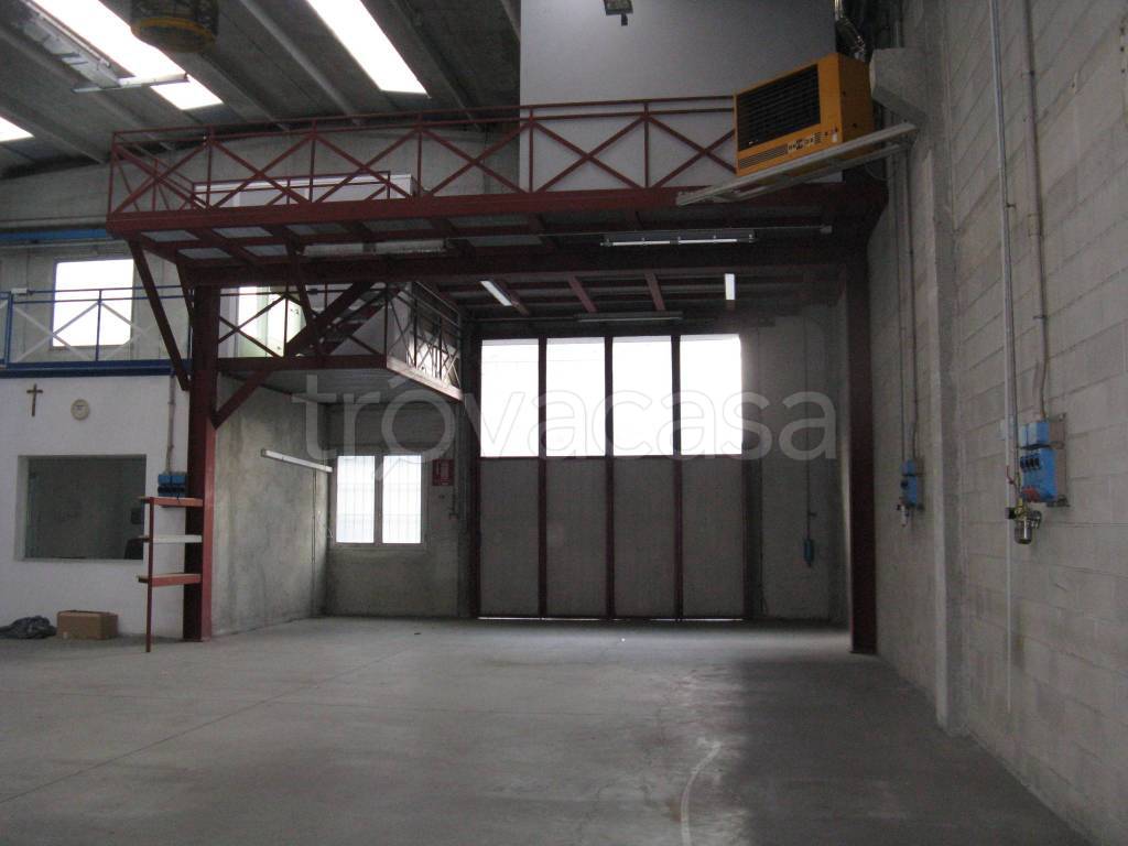 casa indipendente in vendita a Mozzo