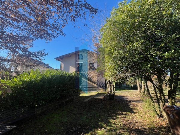 appartamento in vendita a Mozzo
