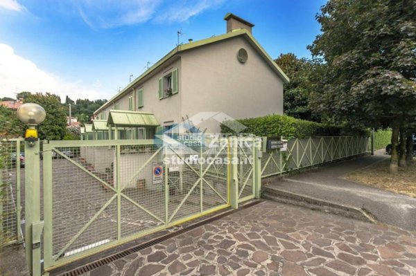 casa indipendente in vendita a Mozzo
