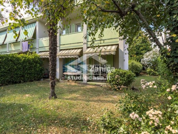 casa indipendente in vendita a Mozzo