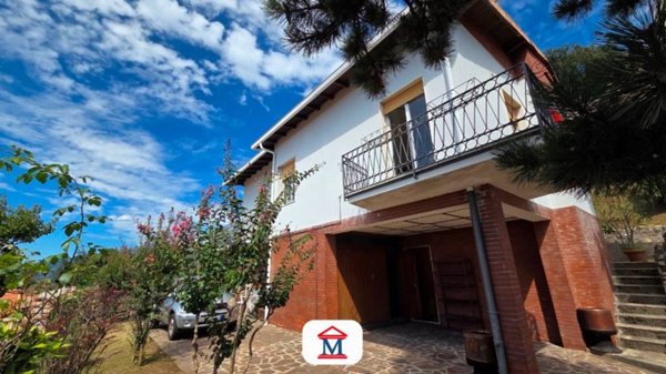 casa indipendente in vendita a Mozzo