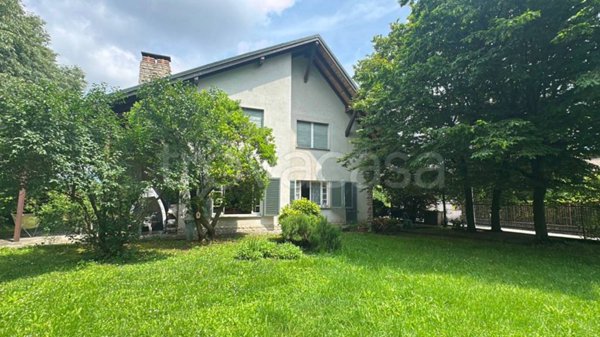 casa indipendente in vendita a Mozzo